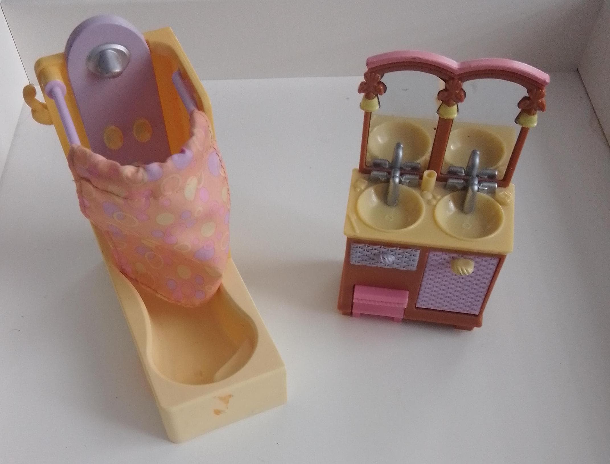 Meubles de poupée Fisher Price Meuble-lavabo double + baignoire et douche