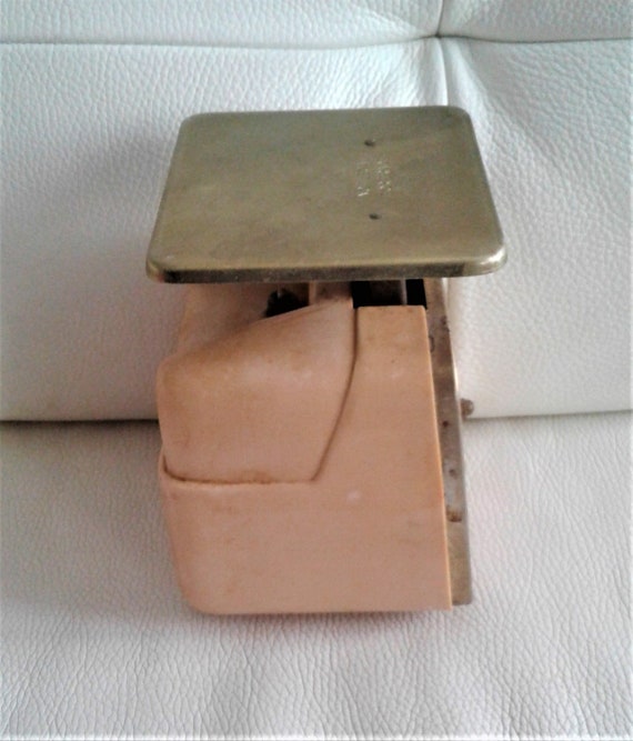 Vintage Postal Scale Pelouze Model ZC-5 1967 5 Pounds From