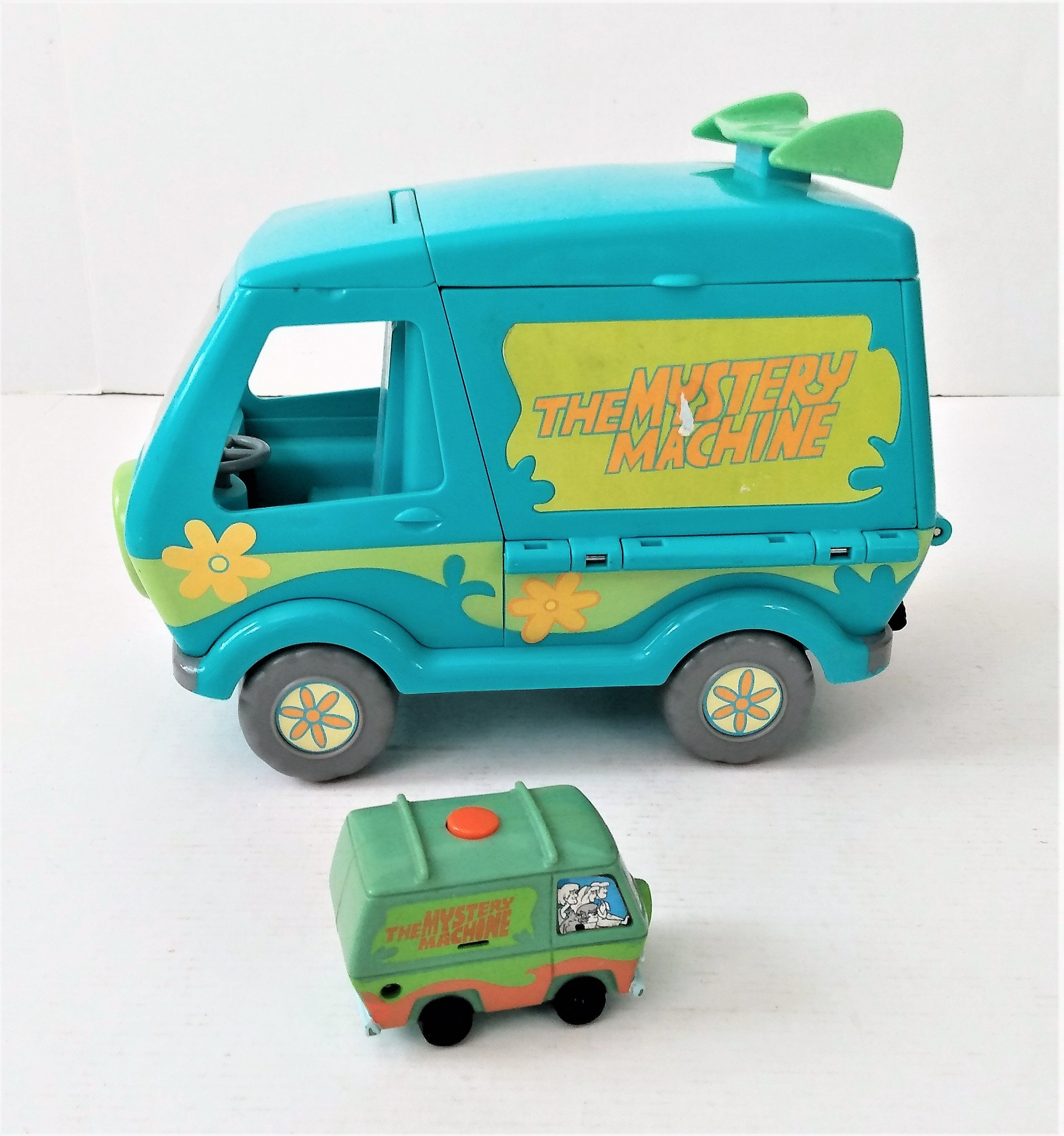 Scooby Doo the Mystery Machine Charter Limited Toy Van Playset 1 Little  Diecast 