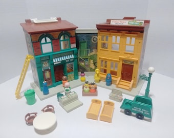 Vintage Fisher Price Sesame Street Mr Hooper Store House #938 Almost complete