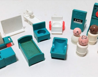 Fisher Price Play Family Children’s Hospital Accessories including the very Rare Privacy screen #931 Just Pick the one you need..