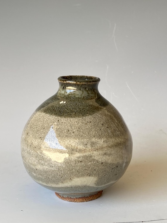 Little Giant, Handmade Ceramic Vase, CVJN6CLR28