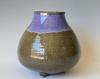 Handmade Tripod Ceramic Vase, CVAP5CLD20