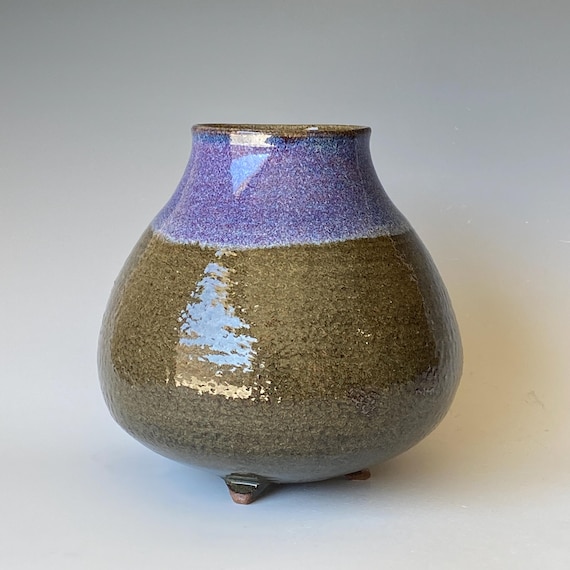 Handmade Tripod Ceramic Vase, CVAP5CLD20