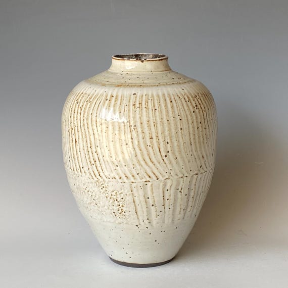 Handmade Pottery Vase, CVNV5GW9