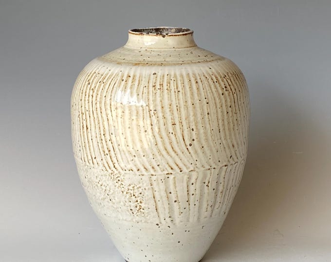 Handmade Pottery Vase, CVNV5GW9