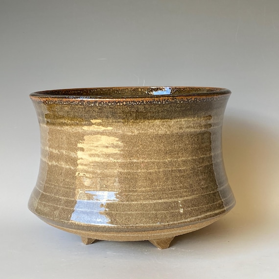 4 Legged Handmade Ceramic Bowl, CBJN6CLR21