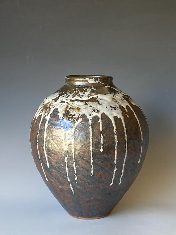 Moon Vase, Handmade Ceramic Vase CVDC5TOS12