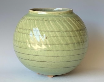 Handmade Ceramic Vase CVAG5AGC10