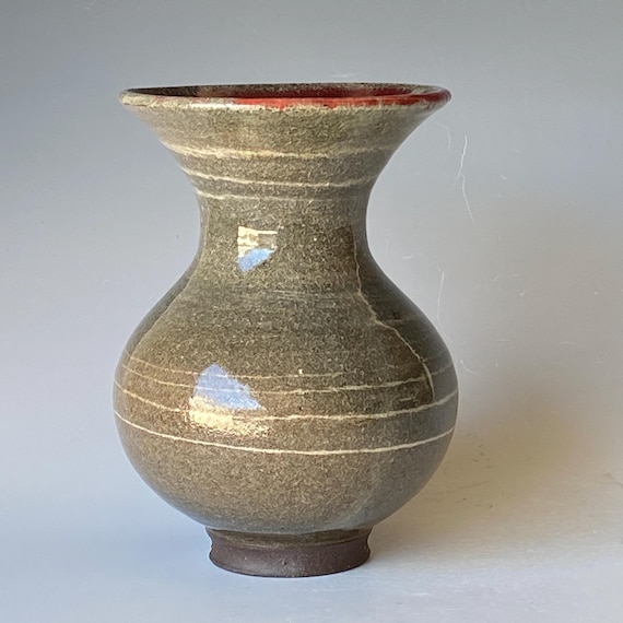 Textured Handmade Ceramic Vase, CVMH6TD7