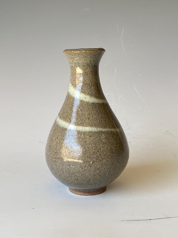 Little Giant, Handmade Ceramic Vase, CVJN6CLR29