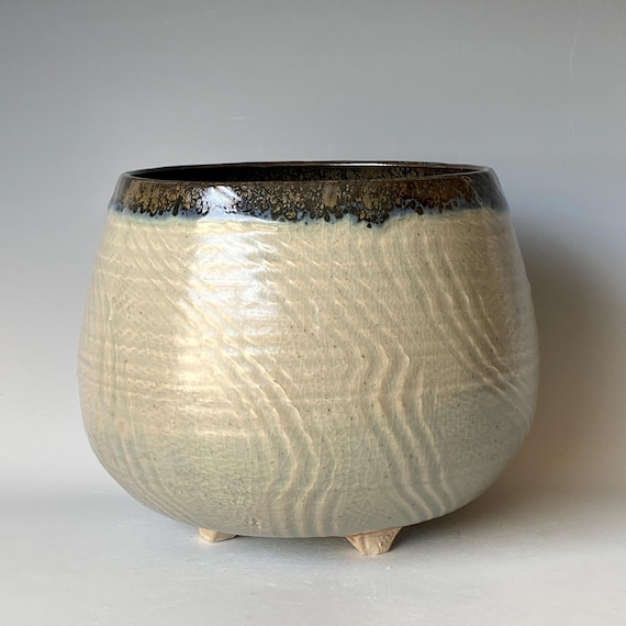 Handmade Ceramic Bowl, 4 Legged Bowl, CBJN6CLDN14