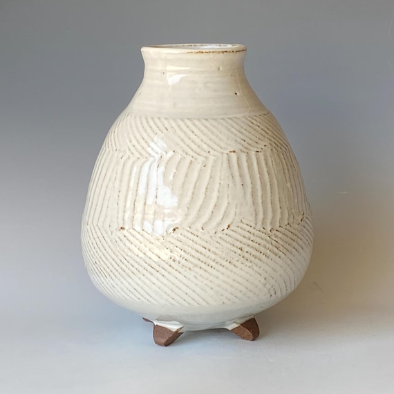 4 Legged Handmade Ceramic Vase CVAG5GW14