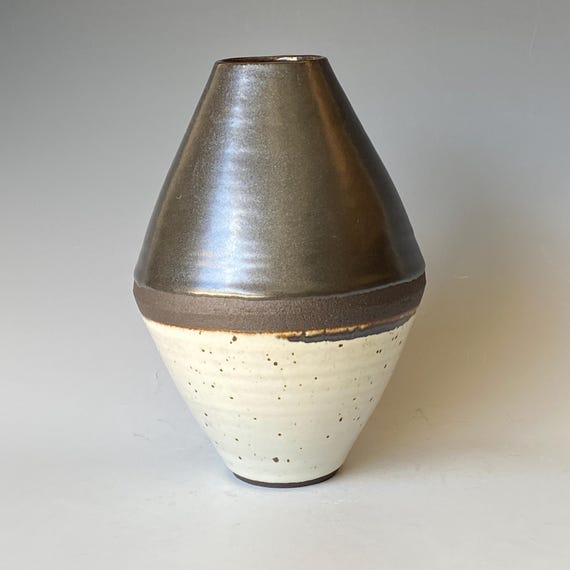 A Modern Vase, Handmade Ceramic, CVSP6WNDT17