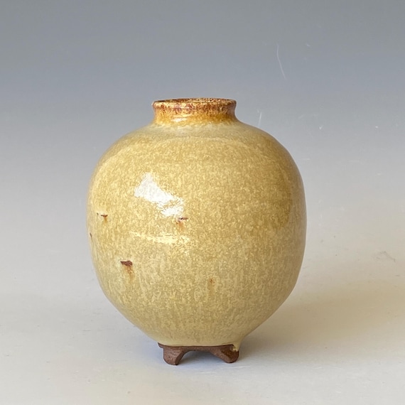 Little Giant, Handmade Ceramic Vase, Little Moon Jar, CVSP5YS43