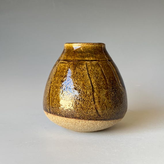 Small Textured Handmade Ceramic Vase CVOC4CA3