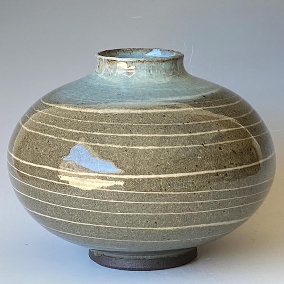 Distant Hills Ceramic Vase, Handmade Vase CVJN6CLR33