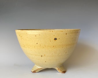 Tripod Pottery Bowl, Handmade Bowl, CBMY4YLSLT4