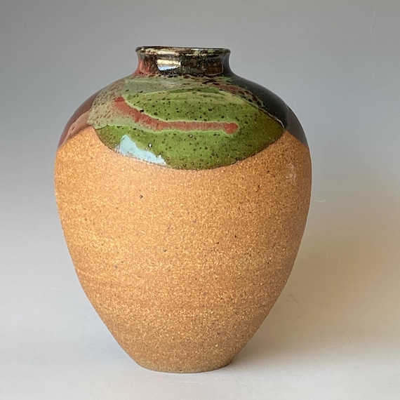 Volcanic Land, Handmade Pottery Vase, CVAG5PLG15