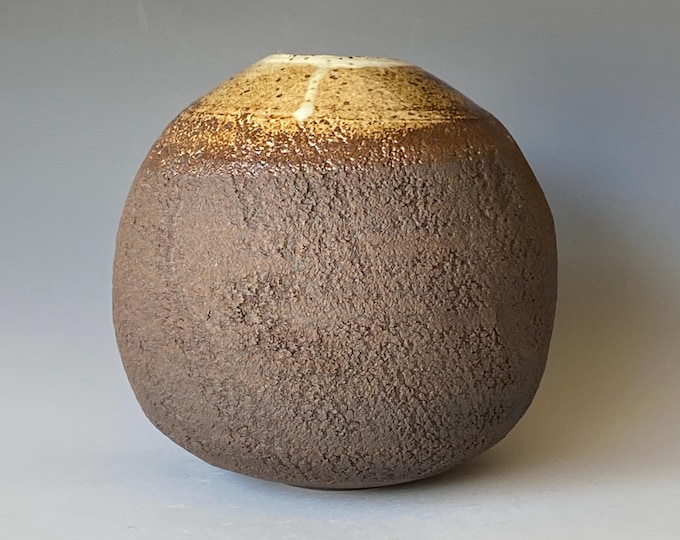 Black Mountain Handmade Ceramic Vase, Moon Jar CVOC4BMV28