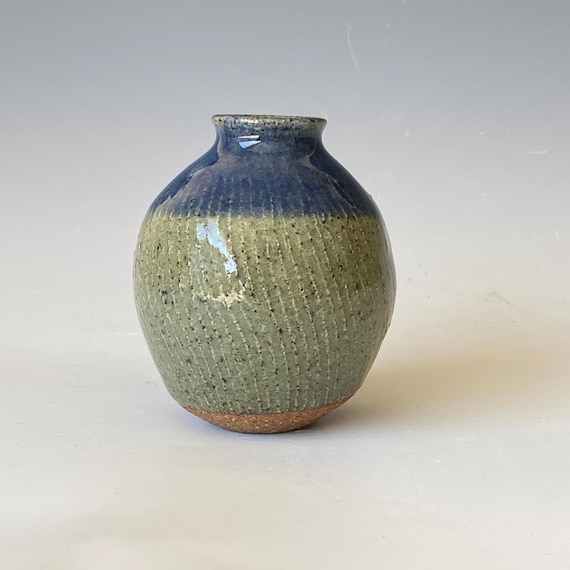 Little Giant, Handmade Ceramic Vase, CVSP5AG37