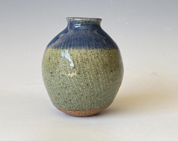 Little Giant, Handmade Ceramic Vase, CVSP5AG37