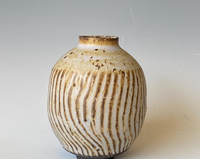Little Giant, Rustic Handmade Ceramic Vase, CVOT5LV19