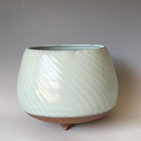 Tripod Ceramic Bowl, Handmade Bowl, CBNV5CHN6