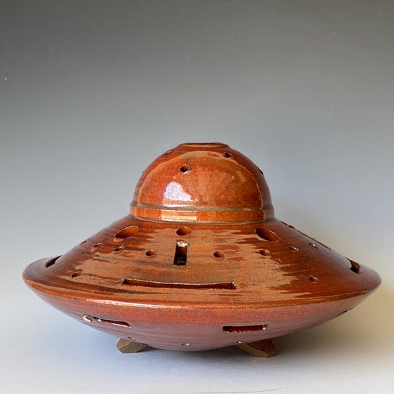 Handmade Ceramic UFO, Space Ship, CSSP666
