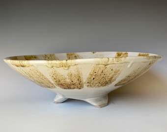 Large Tripod Shallow Ceramic Bowl, Handmade Ceramic Bowl, CBMY4MLOW2