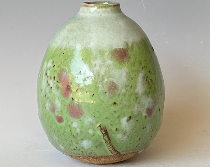 Small Handmade Ceramic Vase, CVOT5PL15