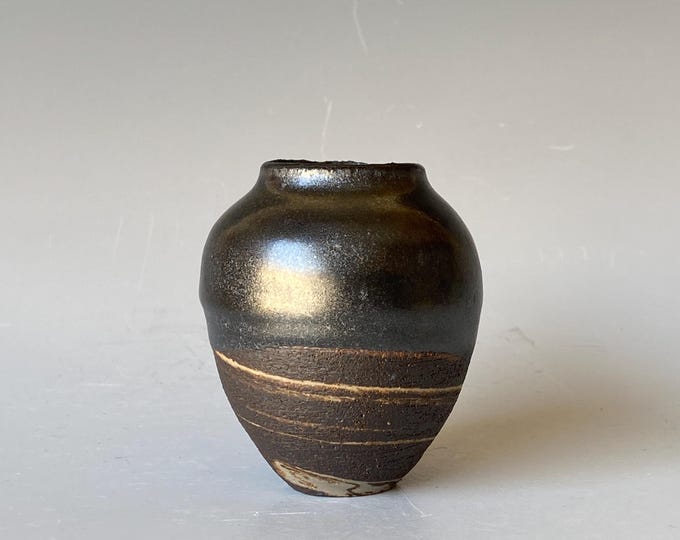 Little Giant, Handmade Ceramic Vase CVJL5CTS15