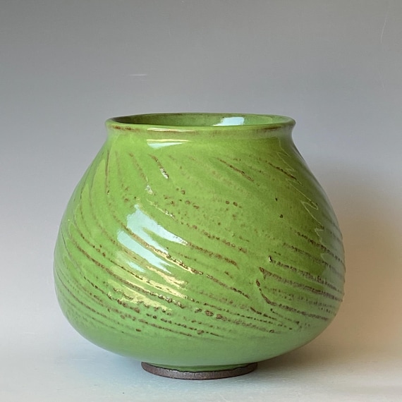 Lush Green Handmade Ceramic Vase, CVOT5PL14