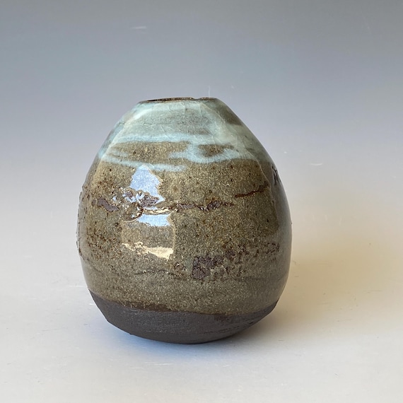 Small Handmade Ceramic Vase,  CVSP5CLR24