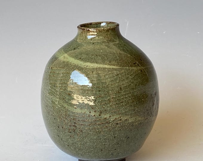 Little Giant, Handmade Ceramic Vase, CVOT5CLN20