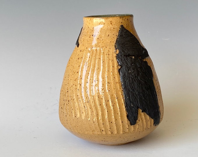 Small Handmade Pottery Vase, wheel thrown Vase, CVMY4CLR19