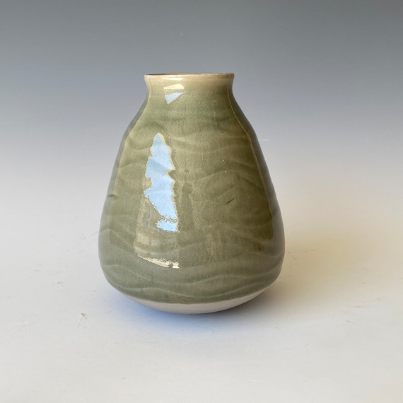 Small Handmade Ceramic Vase CVMC4CLD20