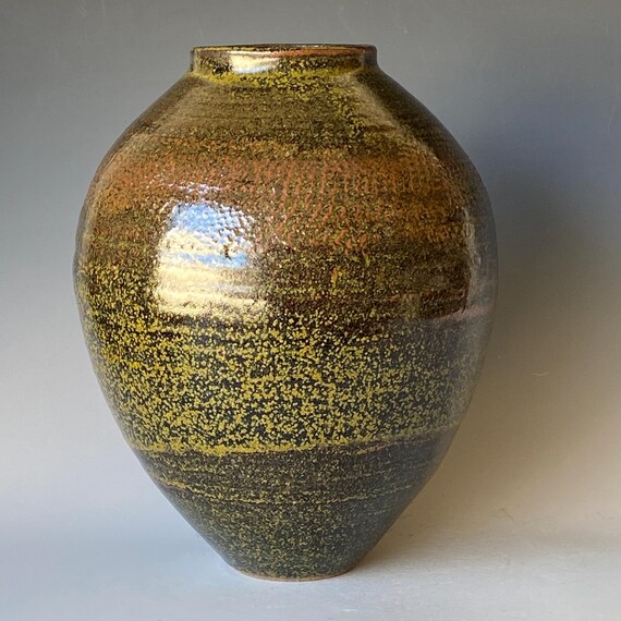 Textured Handmade Ceramic Vase, CVMH6TD5
