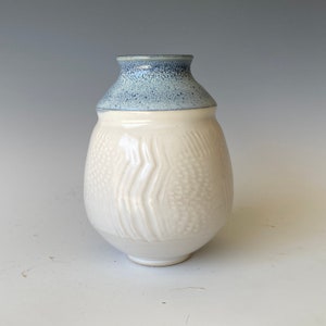 Small Handmade Ceramic Vase CVMC4BOW24