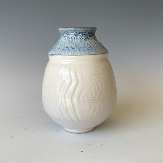 Small Handmade Ceramic Vase CVMC4BOW24