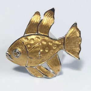Vintage fish brooch gold tone