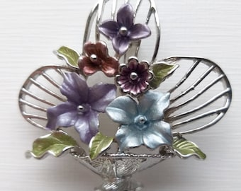 Broche panier vintage émaillée, épingle fleurs lilas et bleues