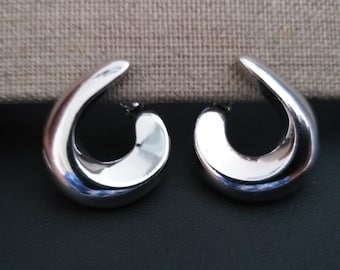 Comma silver tone clip-on earrings signed AVON vintage