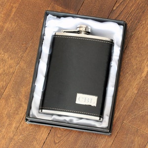 Personalized Flask Engraved Black Hip Flask, Leather Stainless Steel Custom flask, Wedding Gift Groomsmen Groom Father, Corporate Gifts image 1