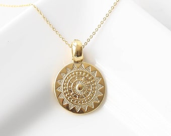 Collier de pièce d'or. Collier Boho Boho Ethnic Gift For Her Medallion Disc Layering bijoux aztèques vintage Talisman minimaliste