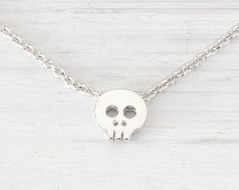 Mini collier tête de mort en argent : bijoux délicats minimalistes