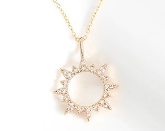 Goud gevulde Kubieke Zirconia Zon ketting. CZ Dainty minimalistische ketting Tiny Celestial Layering ketting Cadeau voor haar bruidsmeisje ketting