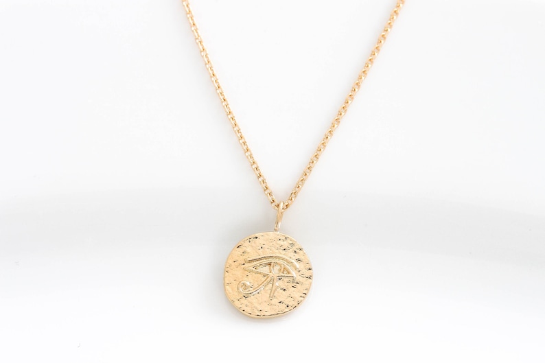 Collier égyptien de pièce d'or d'oeil. Oeil d'Horus Collier Antique Or rempli Coin Collier Dainty Tiny Christmas Gift pour son anniversaire image 5