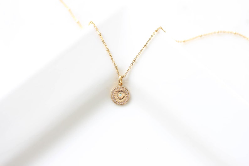 Opaal gouden munt hanger ketting. Gepersonaliseerde sierlijke schijf minimalistische eenvoudige delicate medaille ketting dagelijks verjaardagscadeau voor haar afbeelding 3