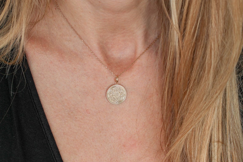 Collier médaillon de fleur rempli d'or Boho Mandala. Dainty Layering Yoga collier Délicat cercle collier Mère Collier Cadeau Personnalisé image 5